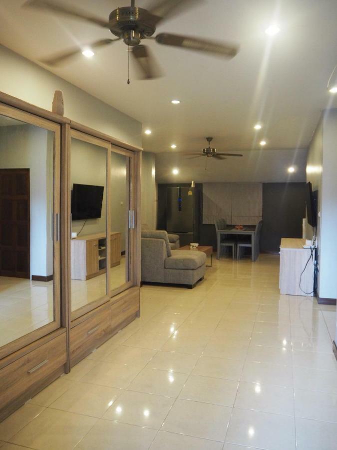 Beautiful 3 Bedroom Garden Villa ฉลอง ภายนอก รูปภาพ